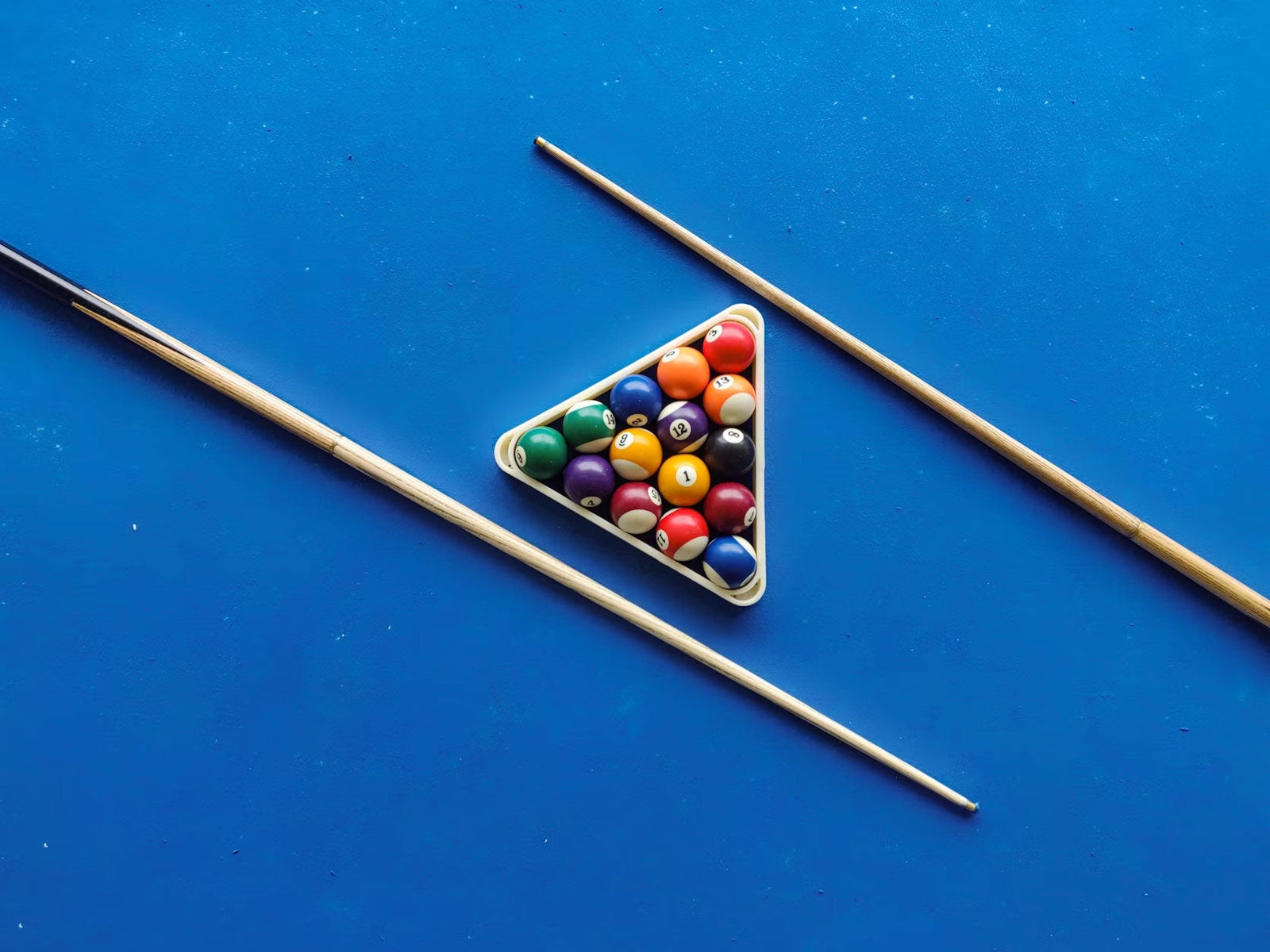 Discover the Advantages of Carbon Fiber Cue Shafts