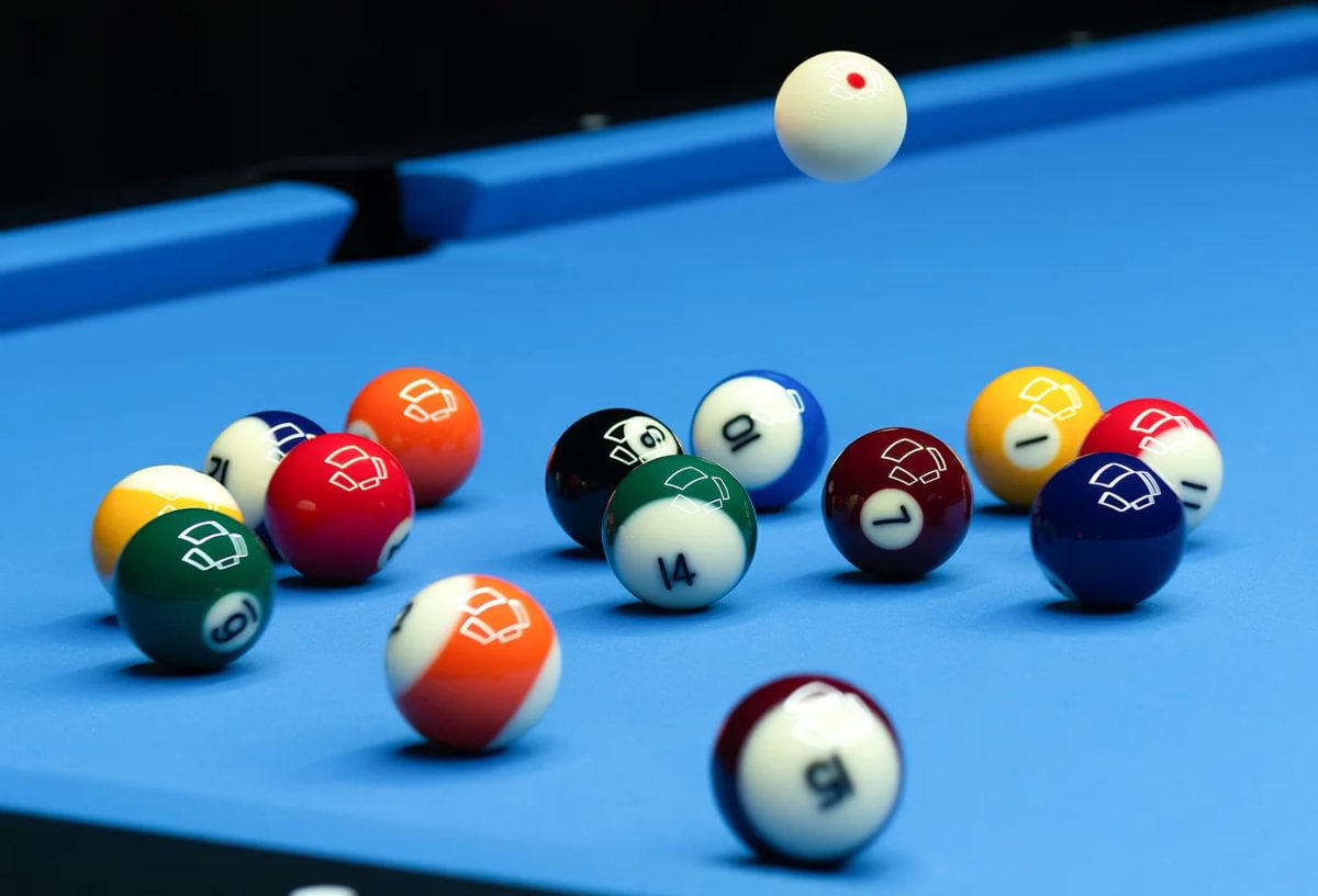 Dynaspheres Challenger 572 Phenolic Resin Pool Ball Set